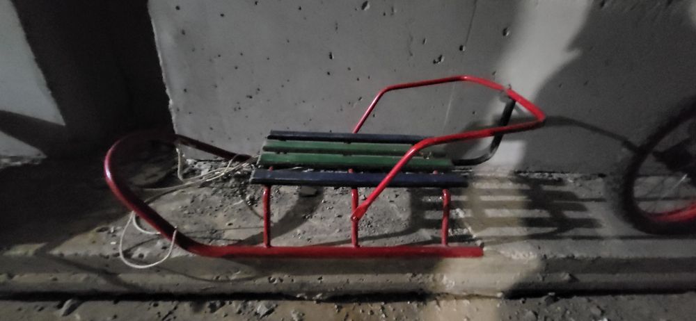 Продам санки в хорошем состоянии