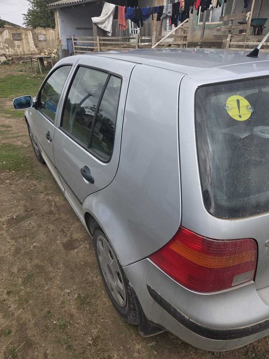 Volkswagen Golf benzină, 1.455 € — imagine 4
