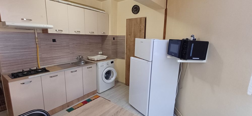 Închiriez apartament cu o camera