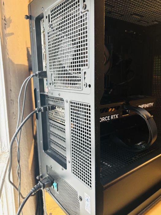 Компютър с Rtx5060