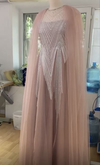 Шикарное новое платье