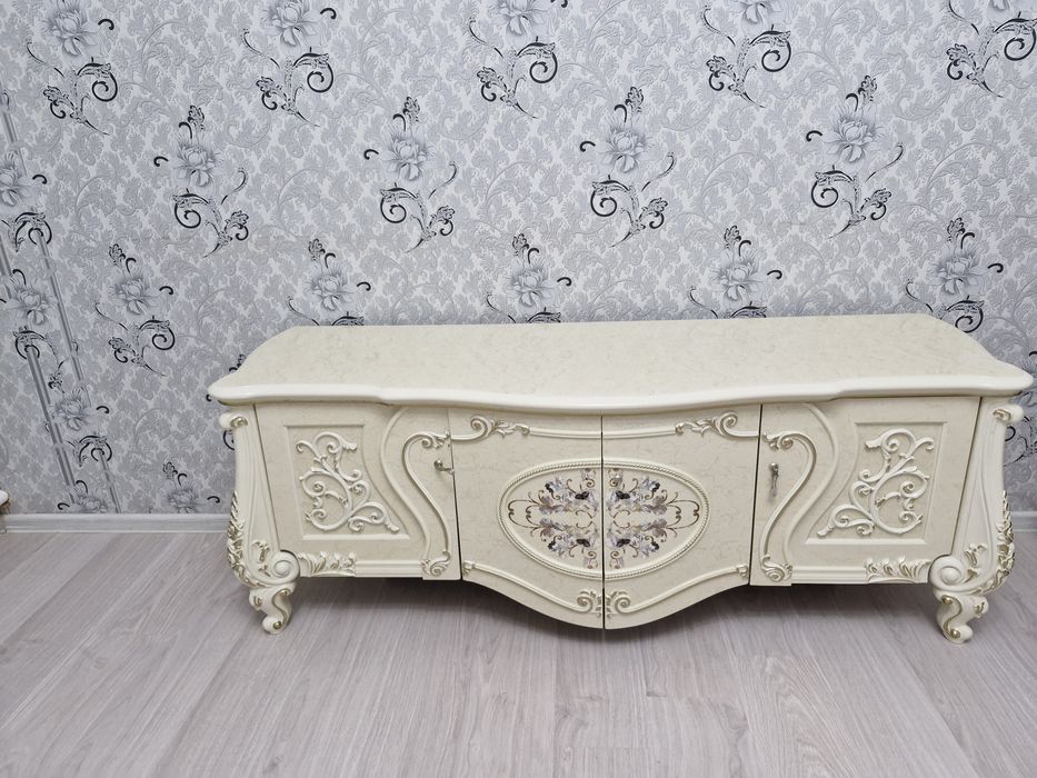 Продам тумбу под тв