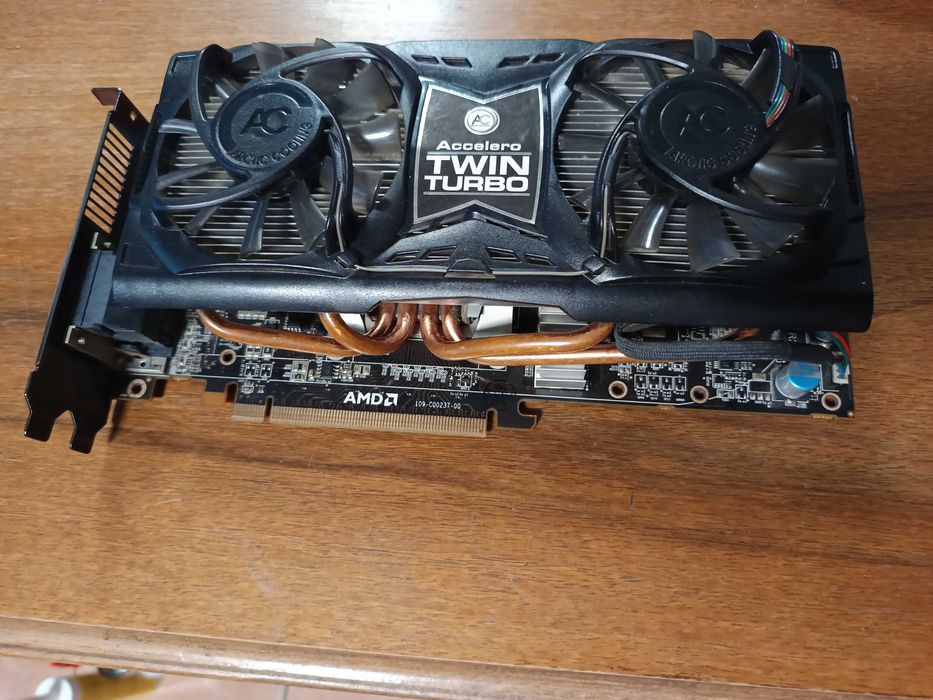 Видео карта ASUS AMD HD 5850 1gb.