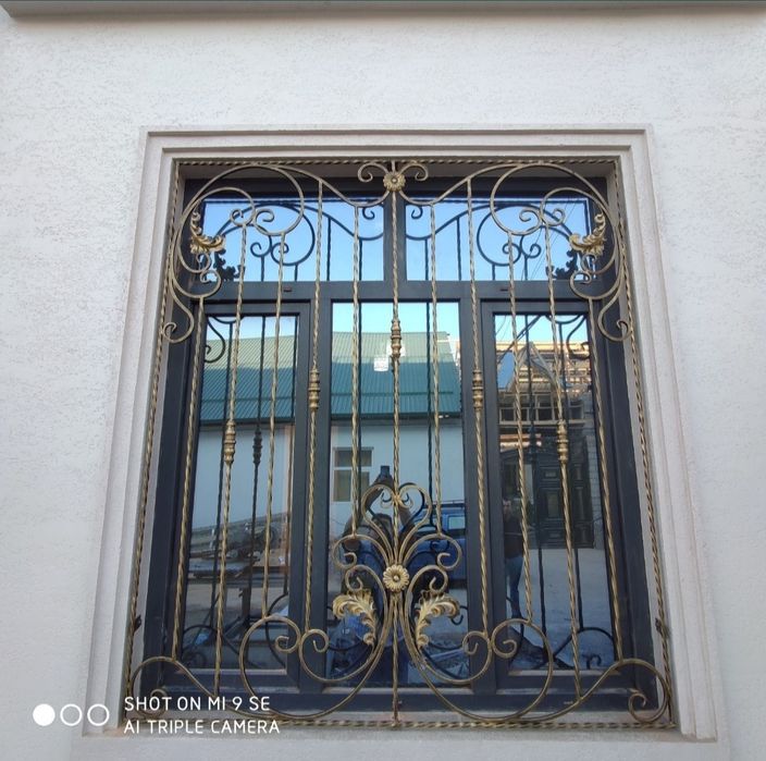 Balkonga gʻisht teramiz.  Arzon narxlarda. Reshotka yasaymiz