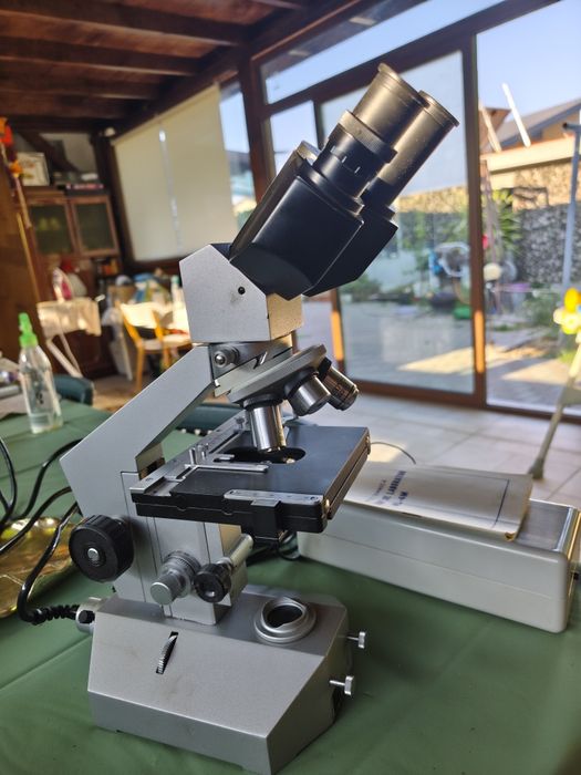 Microscop de laborator ML-4M