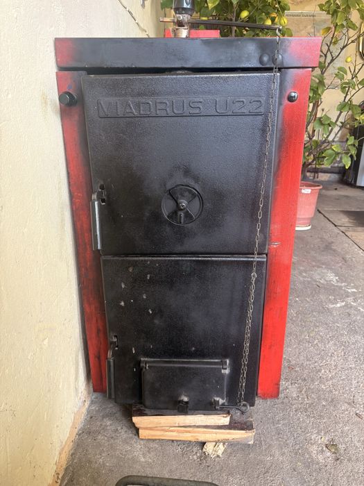 Чугунен котел на твърдо гориво Viadrus 22-29 kW