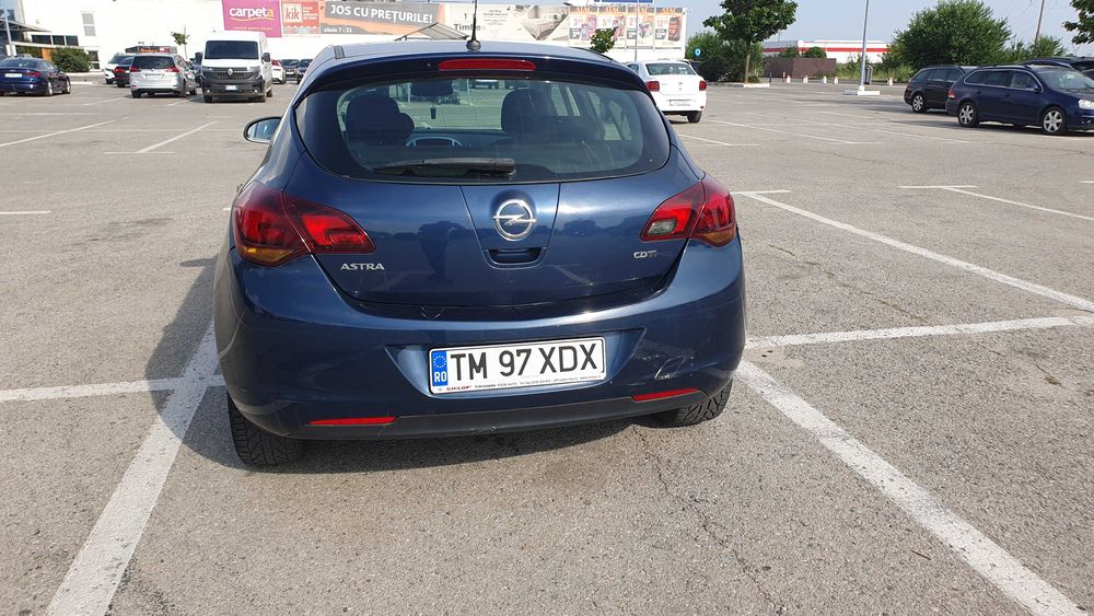 OPEL Astra 2011 — imagine 4
