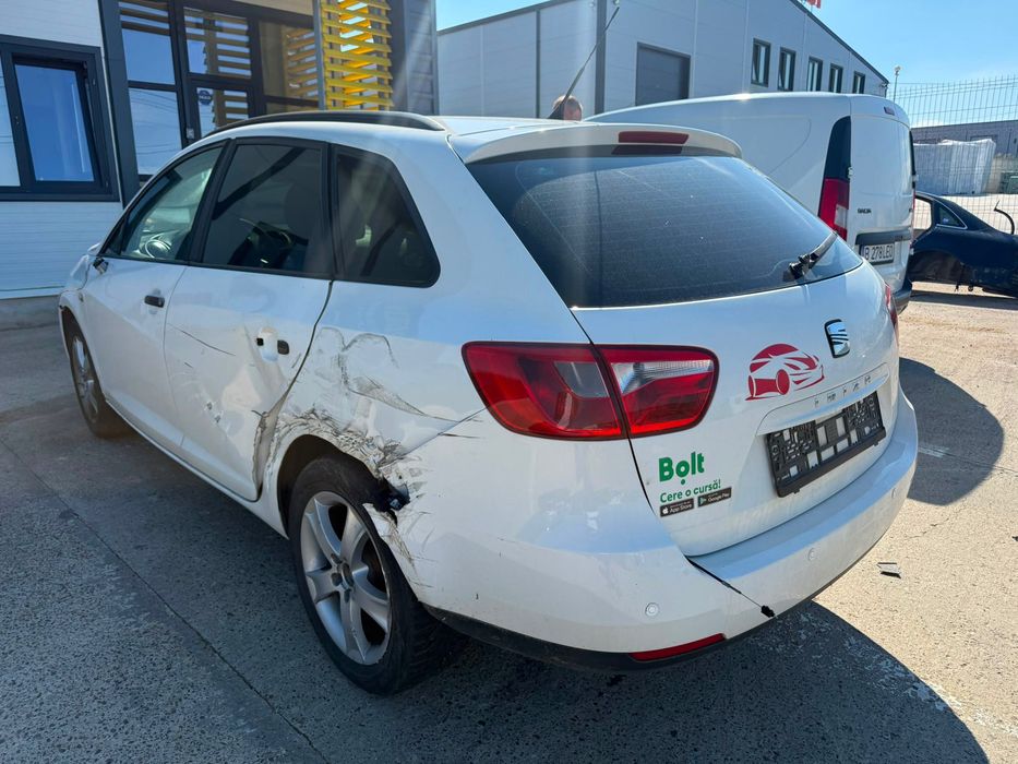 Dezmembrez Seat ibiza facelift 2013 hatchback alba 1.2 tdi CFWA volan stanga