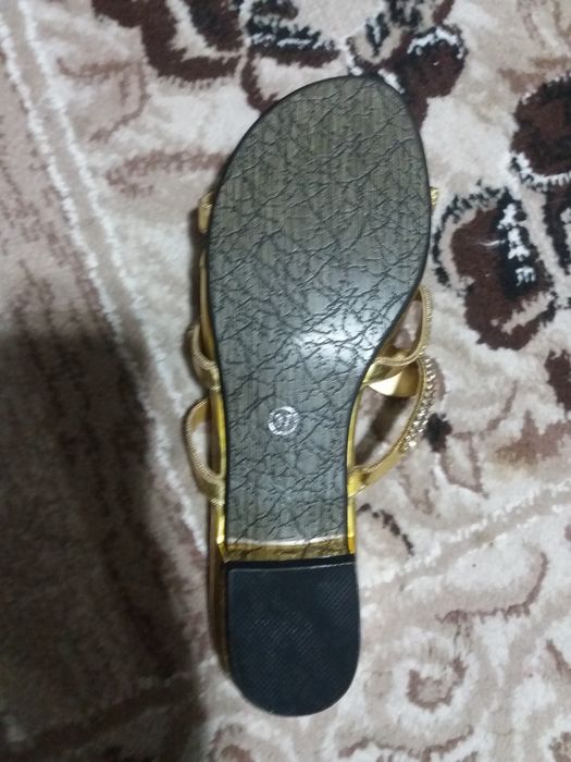 Срочно! Обувь басаножки-шлепки 37 разм.привозные!Индия. На сарпу. Расп