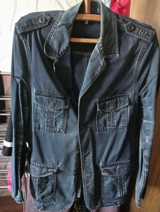 Продаются пиджаки мужские.