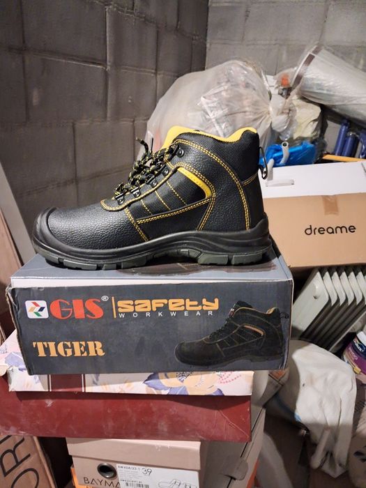 Специальная обувь