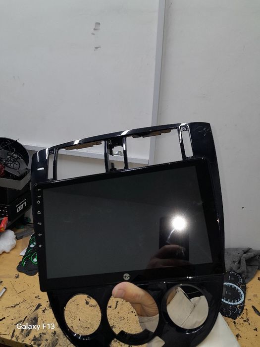 Monitor jentra ramkasi bilan sotiladi