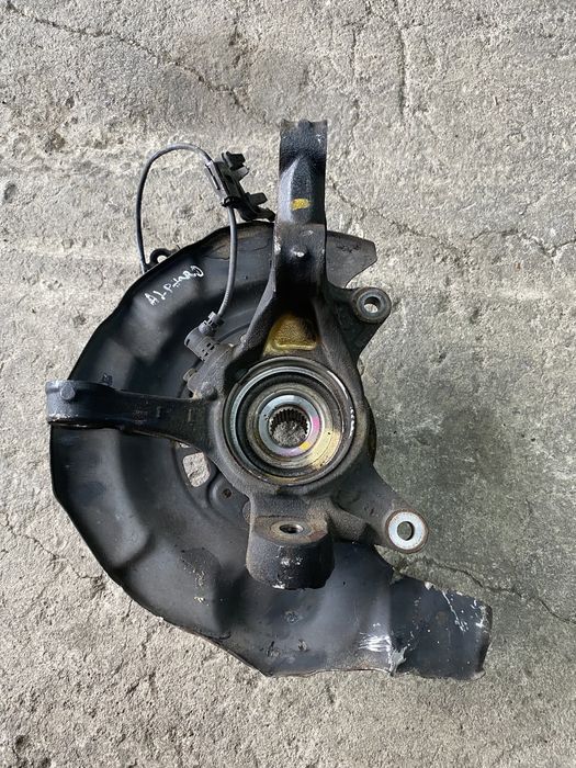 Передняя цапфа Тойота Альфард