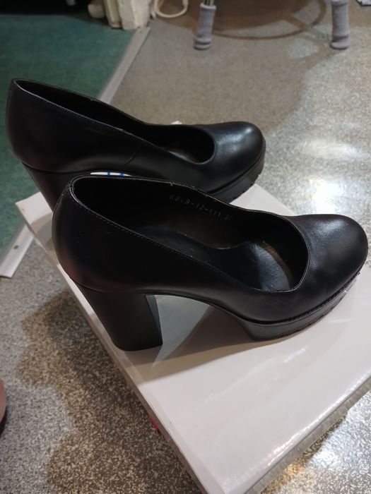 Продам туфли женские