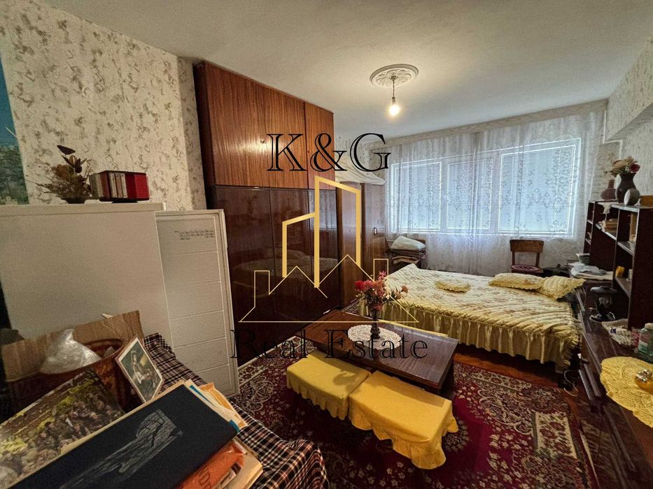 Тристаен тухлен - кв " Бели Лом "