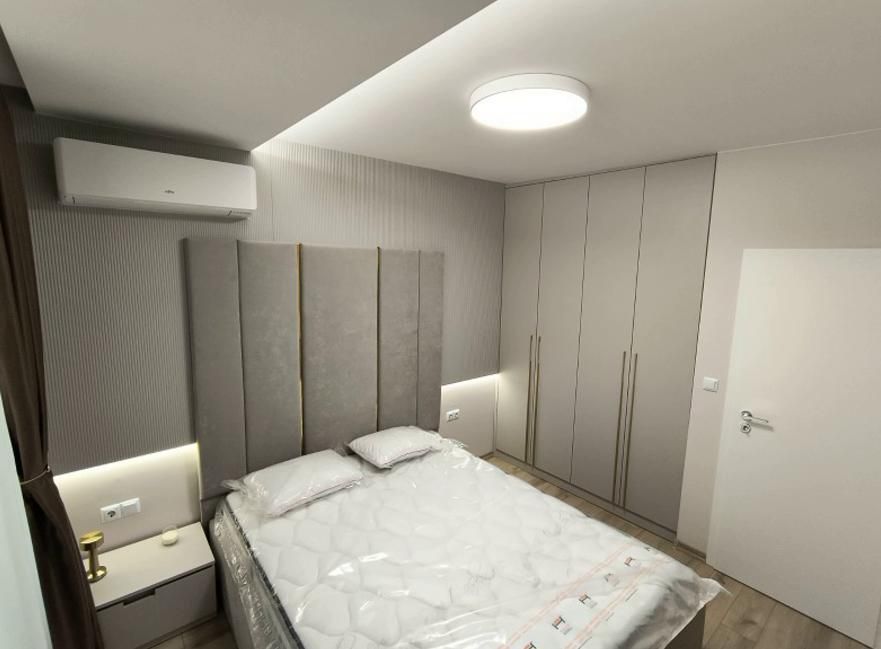 Дава се под наем Тристаен апартамент в София, Хладилника - 92 кв.м за 1400 € - Снимка #2