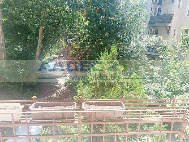 Дава се под наем Тристаен апартамент в София, Център - 120 кв.м за 897.6 € - Снимка #16