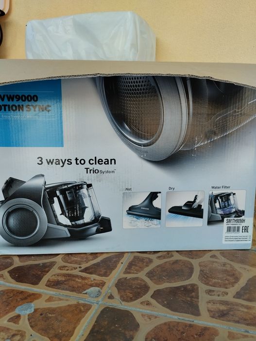 Моющий пылесос Samsung VW9000