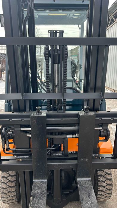 Продам Вилочный погрузчик (кара)