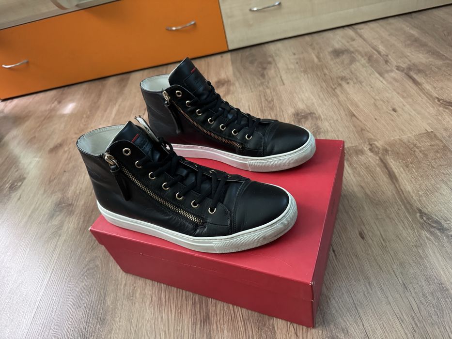 Обувки HUGO BOSS 42номер