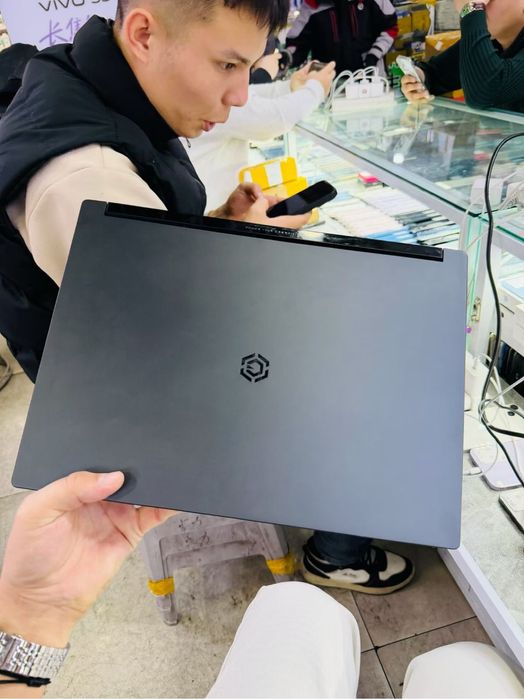 Игравой ноутбук қолжетімді бағада.  Тапсырыспен