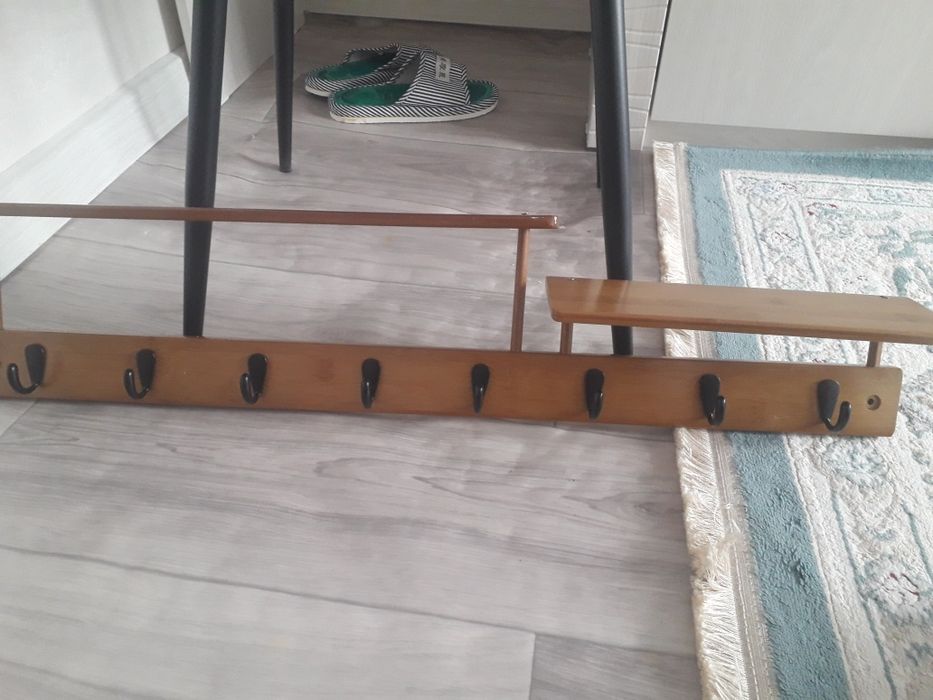 Вешалка настенная