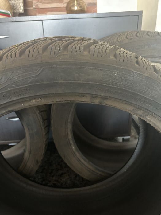 Nokian295/35/21цола\\\\\\\\\\\\\\\\\\\\\\\\\\\\\\\\\\\\