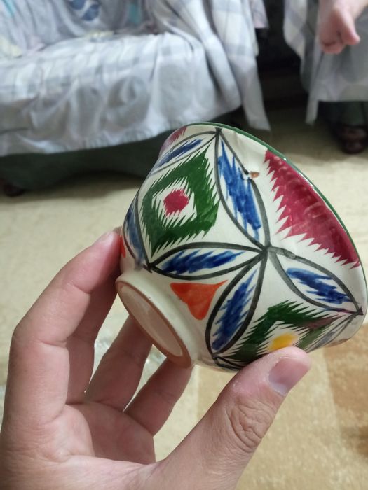 Антикварь пиёла сотилади.