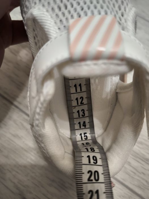 Продам детские сандали