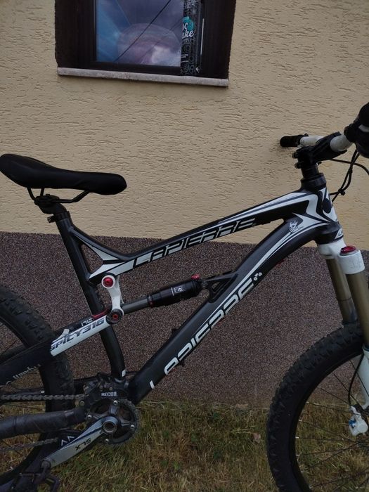 Bicicleta Lapierre Spicy 316 anul 2011 de enduro full suspension
