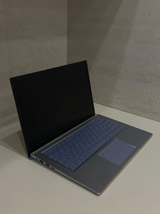 ASUS ZenBook в идеальном состоянии