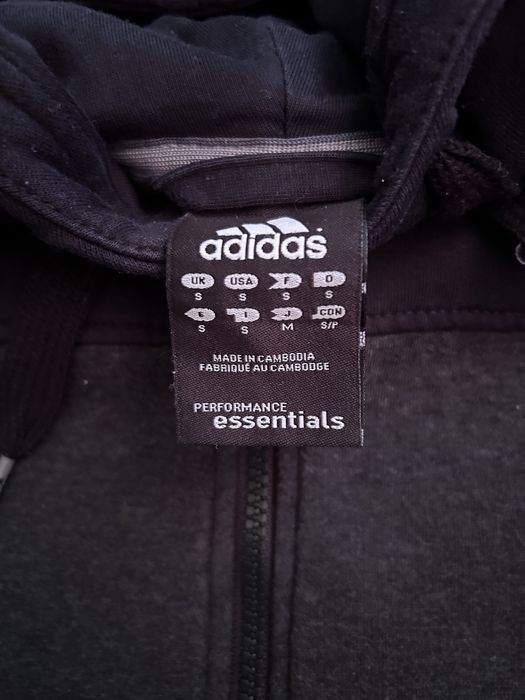 Adidas performance essentials