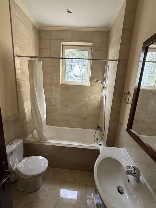 Apartament 3 camere 2 bai in cladire istorica (1878) tavan inalt de 3.8m ,  zona centrala