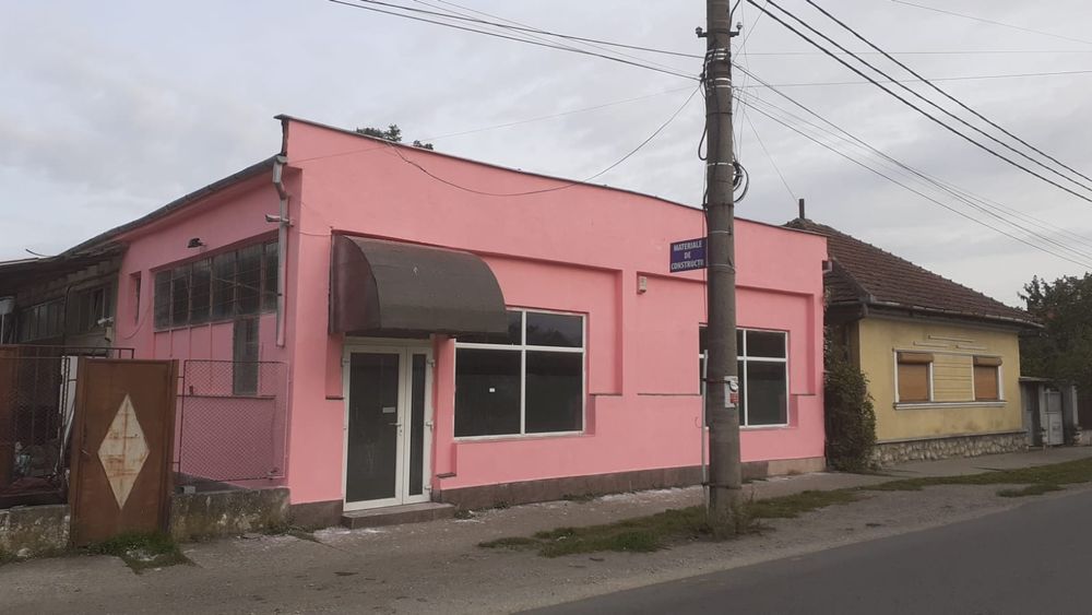 Închiriez spațiu comercial