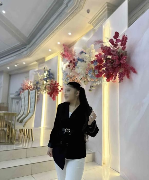 Кастюм женский чёзрный