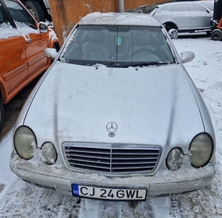 Dezmembrez Mercedes Clk 1.8 benzina