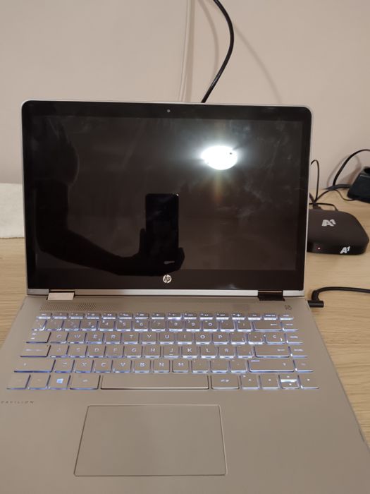 Продавам лаптоп HP.