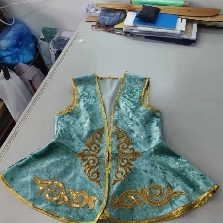 Продам Жилеты для класса