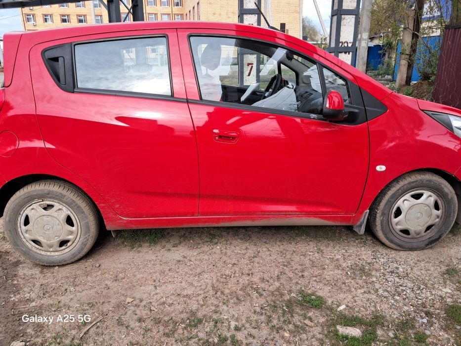 Продам новый автомобиль шевроле Спарк