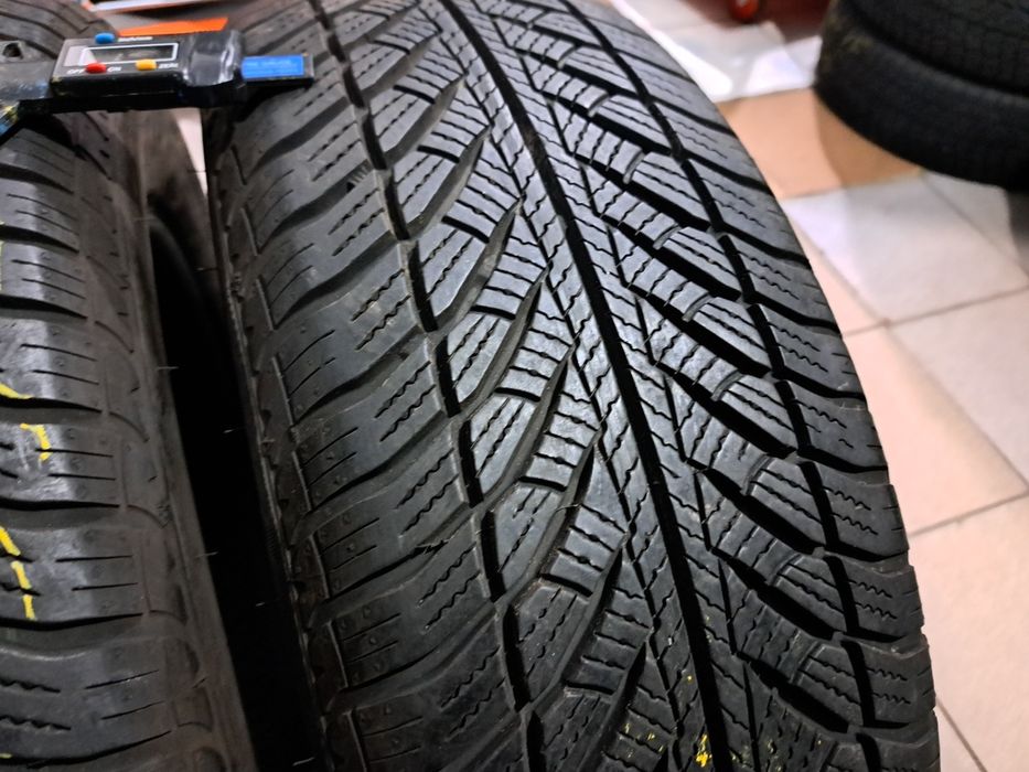 * 2 anvelopa 205/65/16 Goodyear