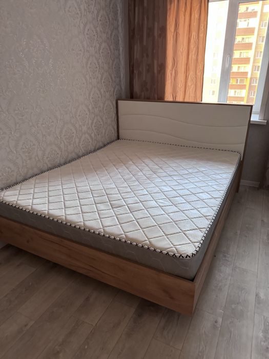 Двухспальная кровать