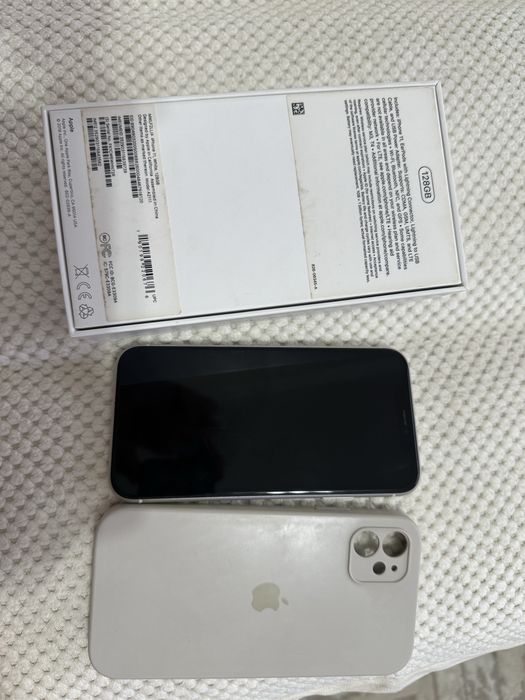 Продам Iphone 11 в отличном состоянии