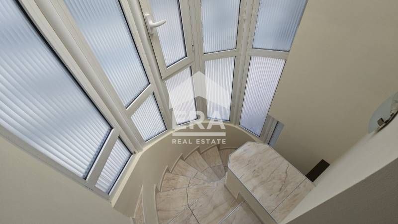 Тристаен апартамент в района на Лятно кино Тракия град Варна