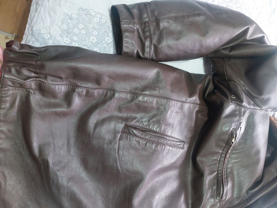 Продам кожаную куртку