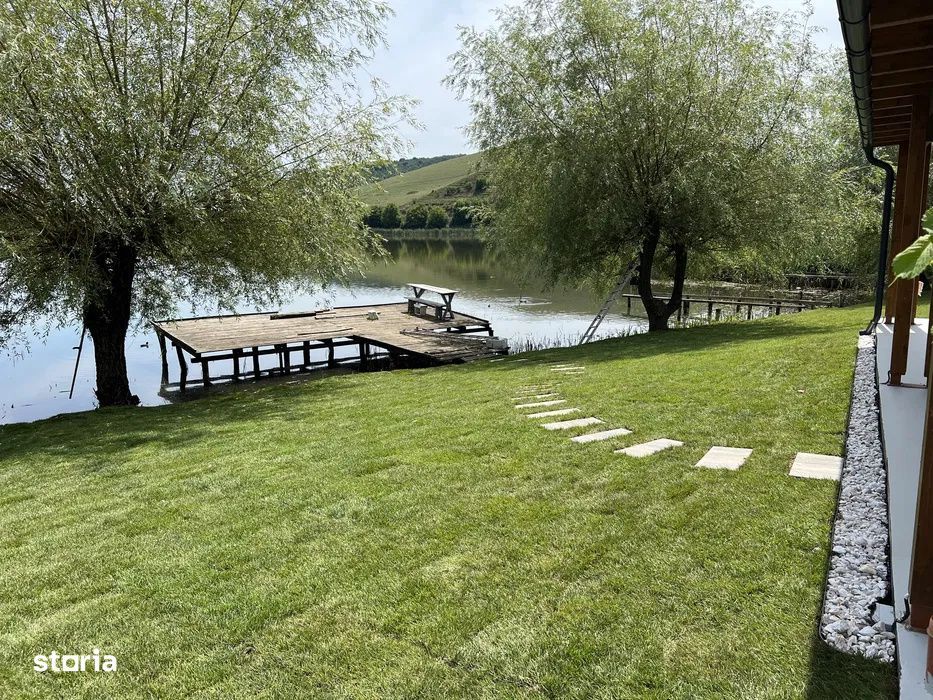 Vila moderna cu piscina pe lac l la cheie l 2530 mp teren l Geaca-CLuj