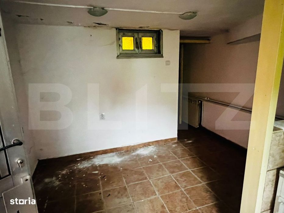 Apartament 2 camere, 74 mp, renovabil, zona Ultracentral