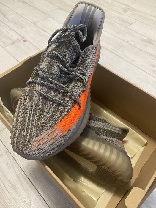 Кроссовки Изи 350 Белуга