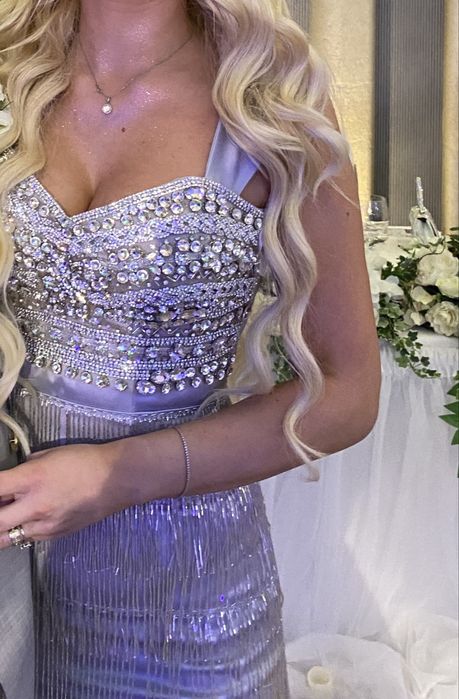 Vand rochie facuta pe comanda la Claudia Greta