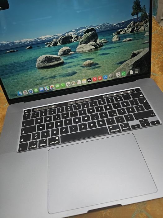 MacBook Pro 16” 2019 i7 / 16GB / 512GB / Radeon – IMPECABIL – PREȚ FOARTE BUN