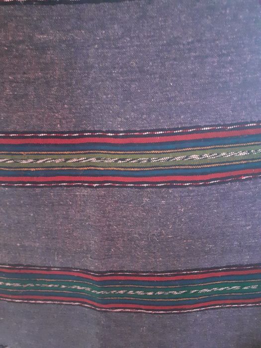 Тъкани жакард  и ръчно тъкана черга